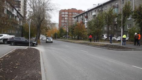 Максим Кудрявцев проконтролировал завершение ремонта улицы 25 лет Октября по нацпроекту «БКД»