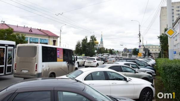В Омске рухнули цены на подержанные иномарки