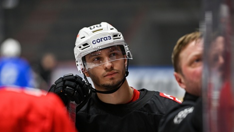 «Омских болельщиков ни с кем не сравнишь»: хоккеист «Авангарда» связал успехи клуба с поддержкой фанатов