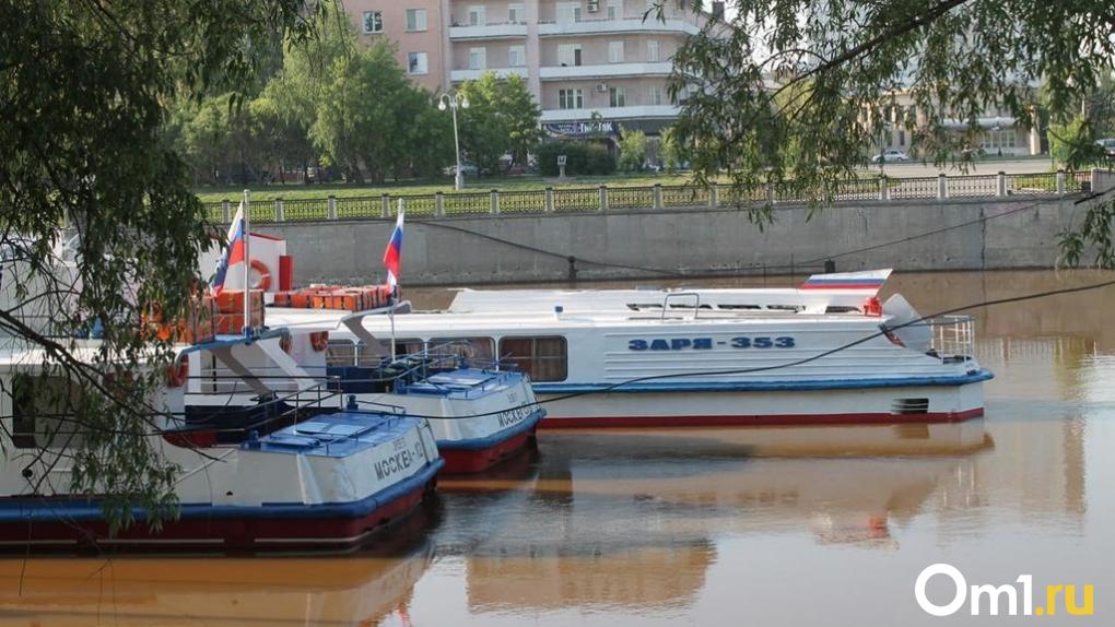 Стало известно, когда завершится навигация по маршруту Омск — Большеречье