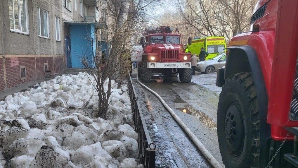В Новосибирске загорелась квартира на Гусинобродском шоссе