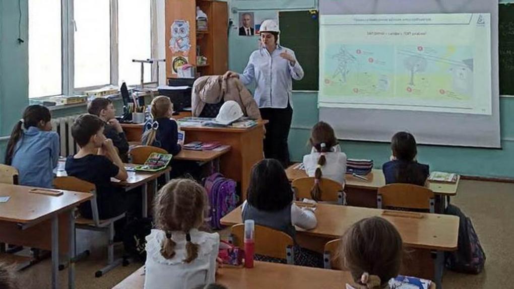 Новосибирские энергетики рассказали школьникам о безопасном обращении с электричеством