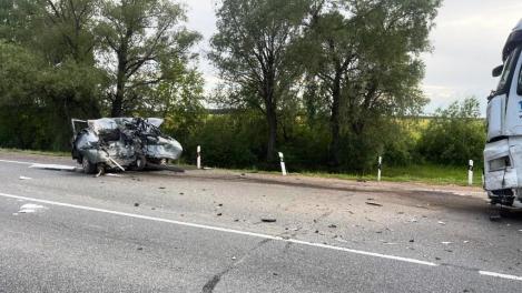 Легковушка всмятку: на трассе Тюмень — Омск произошла жуткая авария
