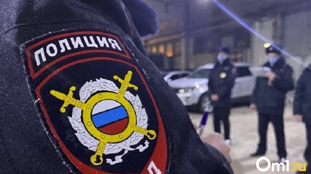 В Омской области полицейский выстрелил в коллегу из табельного оружия
