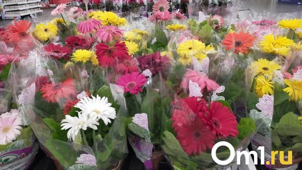 Омичи рассказали, сколько тратят на подарки коллегам на 8 Марта