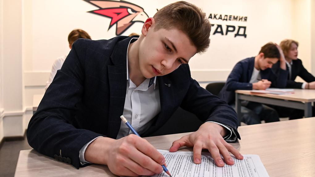 Омский НПЗ расширяет образовательные возможности юных хоккеистов