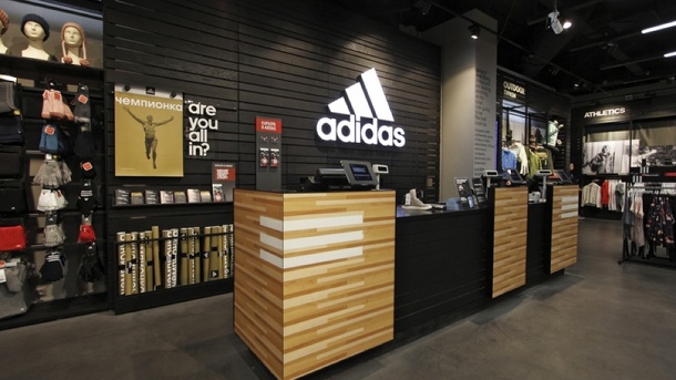Бренд Adidas приостановит работу магазинов в Новосибирске
