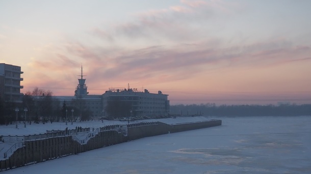 Из-за вредных примесей в воздухе в Омске объявили режим первой степени опасности