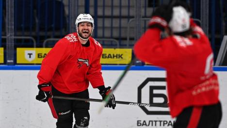 Омский «Авангард» потерпел болезненное поражение от «Локомотива»