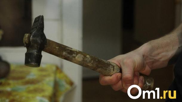 Омич убил свою знакомую молотком за отказ в покупке алкоголя