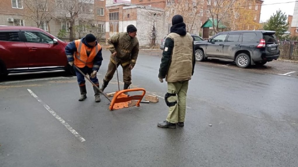 Нет парковочным барьерам: в Омске ликвидируют незаконные парковки