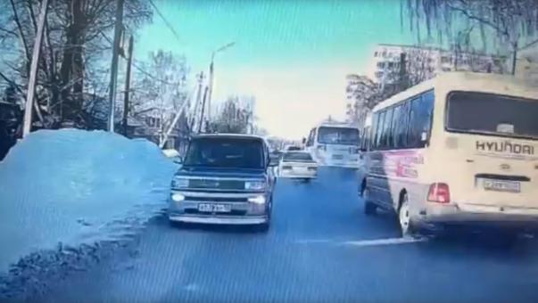 Омичи пожаловались в ГАИ на водителя, который ехал по встречке