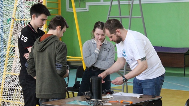 В ОмГПУ состоялись соревнования по управлению квадрокоптерами