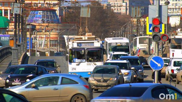 В Омске неожиданно выросли цены на такси
