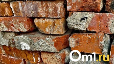 Жители Омской области недовольны состоянием заброшенного училища