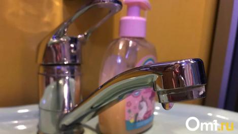 В Омске начинается новая волна отключений воды: график и адреса