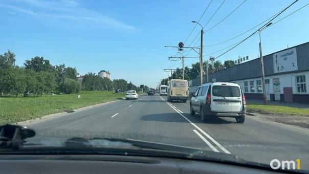 На Богдана Хмельницкого в Омске нанесли разметку под выделенную полосу