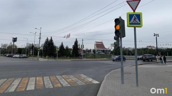 На омских улицах установят 27 новых светофоров