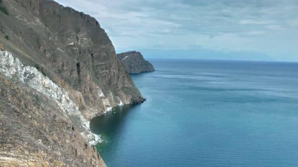 Пляжи, нерпы и места силы: где на Байкале отдыхают омичи