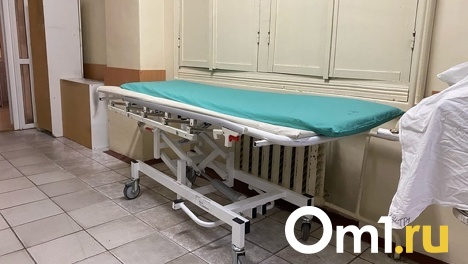 В Омске пьяного мужчину жестоко избили и ограбили после отдыха в кафе