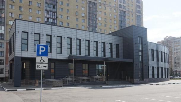 На омском Левобережье ввели в эксплуатацию двухэтажную художественную школу