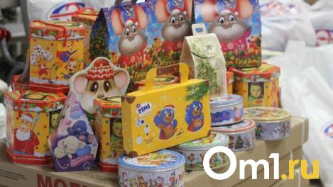 Омская компания за 19 миллионов рублей закупит сладкие новогодние подарки