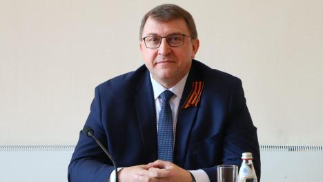 Губернатор Омской области официально представил нового врио ректора ОмГУ
