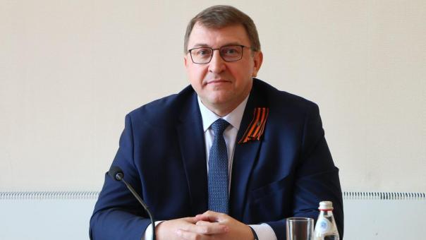 Губернатор Омской области официально представил нового врио ректора ОмГУ