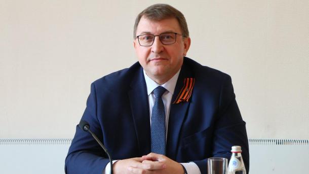 Губернатор Омской области официально представил нового врио ректора ОмГУ