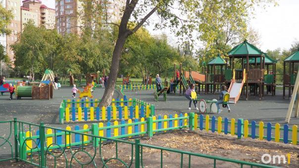 Жители Левобережья бьют тревогу из-за сообщений о незнакомце у детских площадок