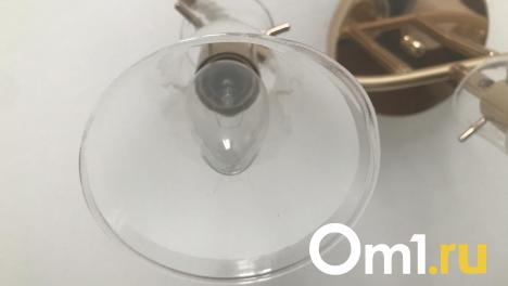 Свет дали на два часа: омичи снова жалуются на отсутствие электричества