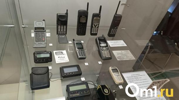 В Омске разыскивают мужчину, похитившего смартфоны из салона сотовой связи
