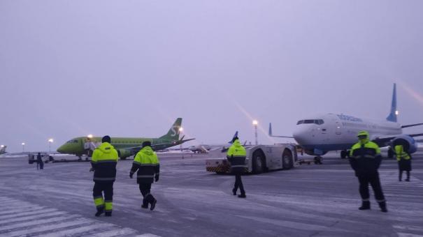 В Новосибирске задерживаются девять рейсов из-за плохих погодных условий
