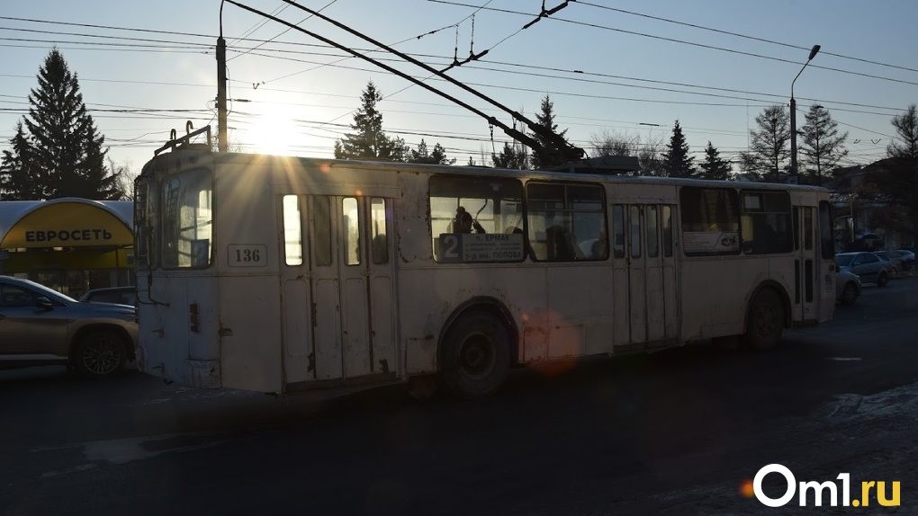 В Омске отремонтируют и пустят в работу троллейбус 1997 года выпуска