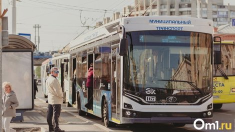 В Омске на «дороге за миллиард» начали готовить инфраструктуру под запуск троллейбусов