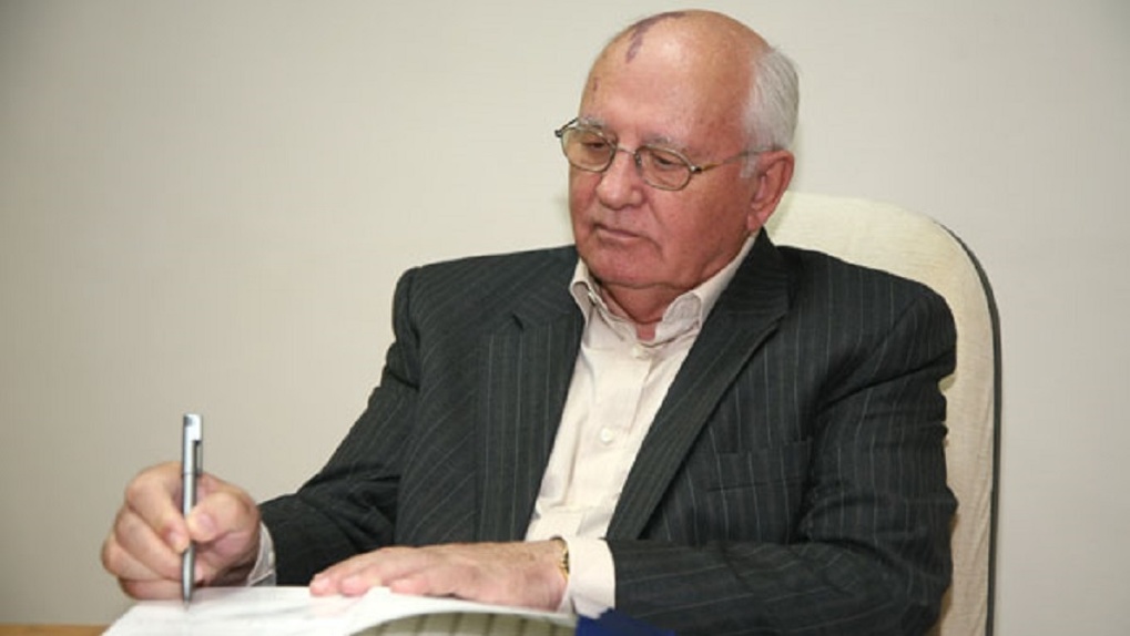 Ключевой лидер или утопист? Новосибирские эксперты оценили период правления Михаила Горбачёва