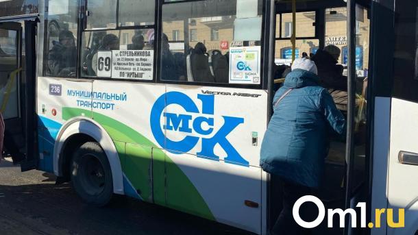 Куда ездят по утрам омские бабушки? Отвечаем на извечный вопрос