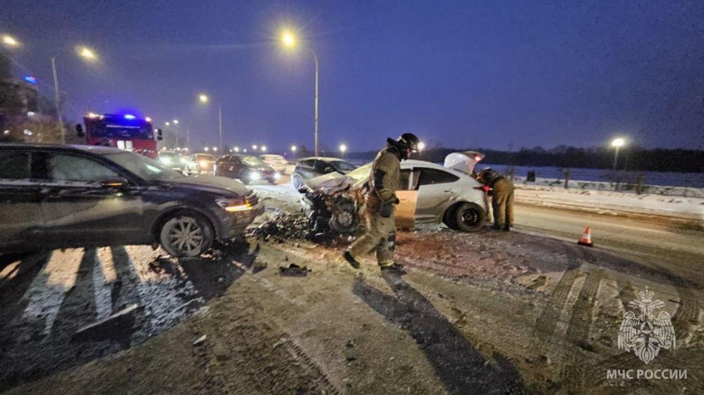 В жёстком ДТП в Омске пострадали четыре человека