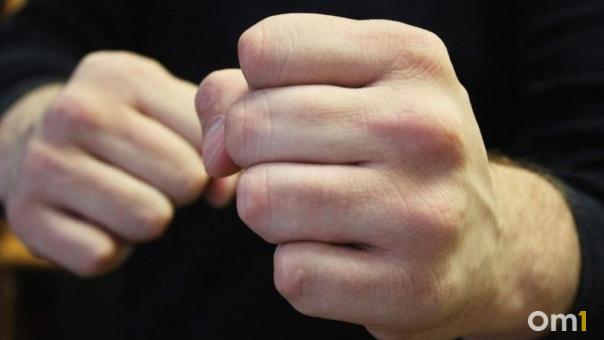 15 человек устроили массовую драку ночью в центре Новосибирска