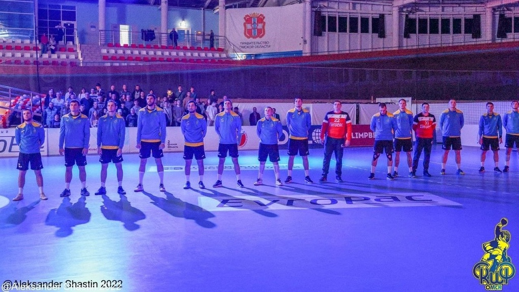 Омские гандболисты разгромили команду из Владивостока, несмотря на то, что были в меньшинстве