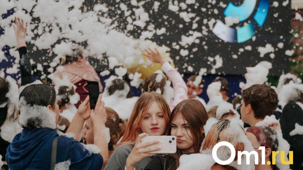 Тарзанка, сапсёрфинг и массаж огнём: чем удивил омичей «ШтормFest-2024»?