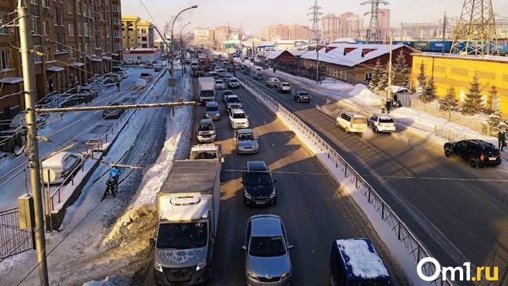 «Чего стоим?»: Новосибирск сковали 9-балльные пробки днём 28 января