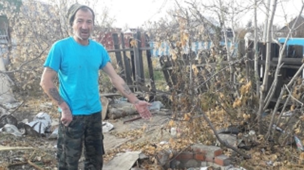 Омич шесть лет прятал труп младшего брата в колодце у дома