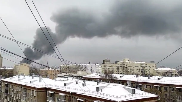 В Москве потушили пожар на цветочном складе, есть погибшие