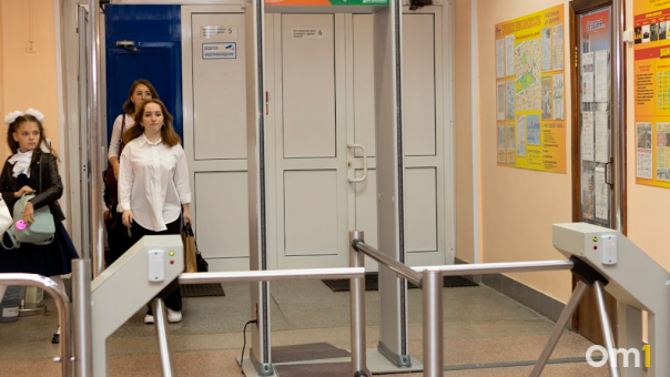 Две школы Новосибирской области отправили на дистанционное обучение из-за холодных классов