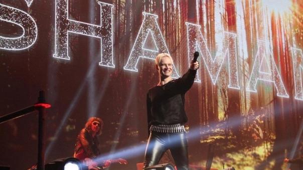Певец SHAMAN устроил для омичей «самое большое народное караоке»