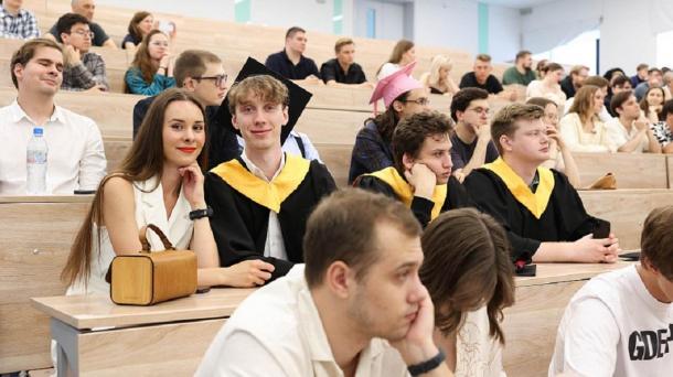 НГУ выпустил первых магистров по IoT и ИИ: их навыки изменят Новосибирск