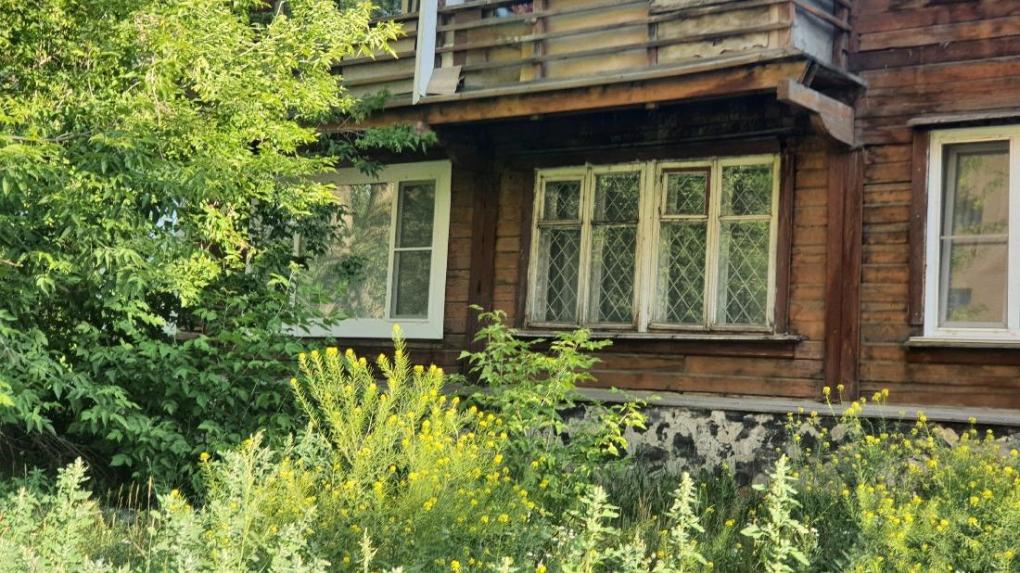Владельцев деревенских заброшек ищут в Новосибирской области