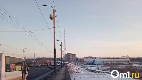 Авария парализовала движение на мосту у Телецентра