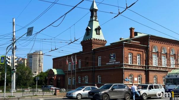 Избирательные участки открыты: в Омске начались выборы депутатов городского совета. LIVE